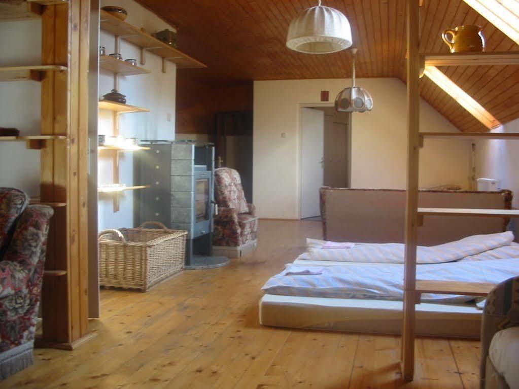 The Zen Hotel - Posticum Орадеа Екстериор снимка